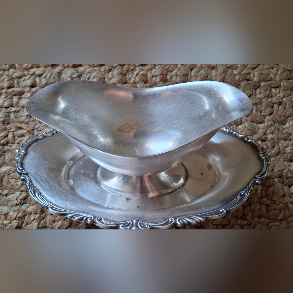 Vintage silver plated gravy boat silver plate serving collection party formal‎